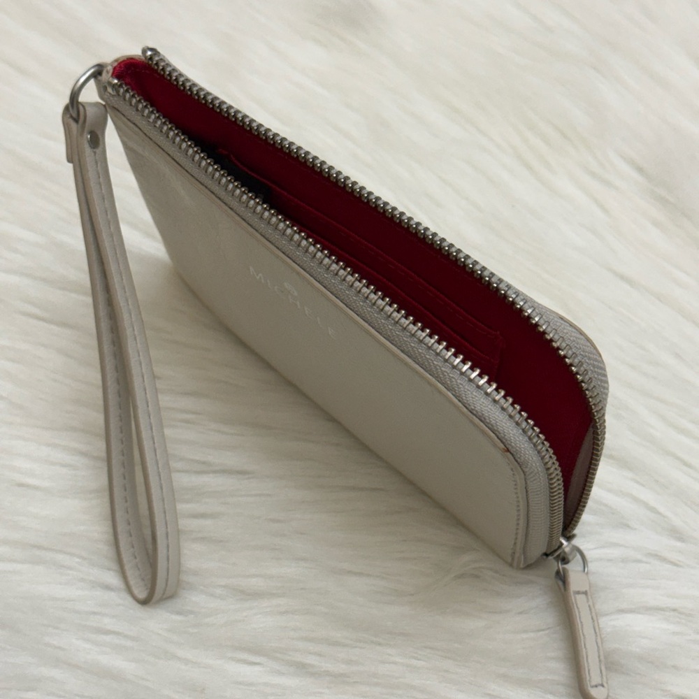 MICHELE - GREY WHITE WRISTLET ZIP BAG - Picture 6 of 11